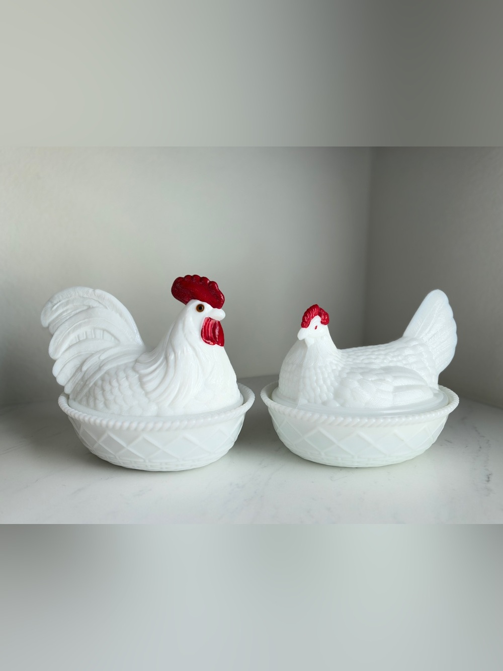 VTG Westmoreland 7” Milk Rooster & Hen On Nest Set!